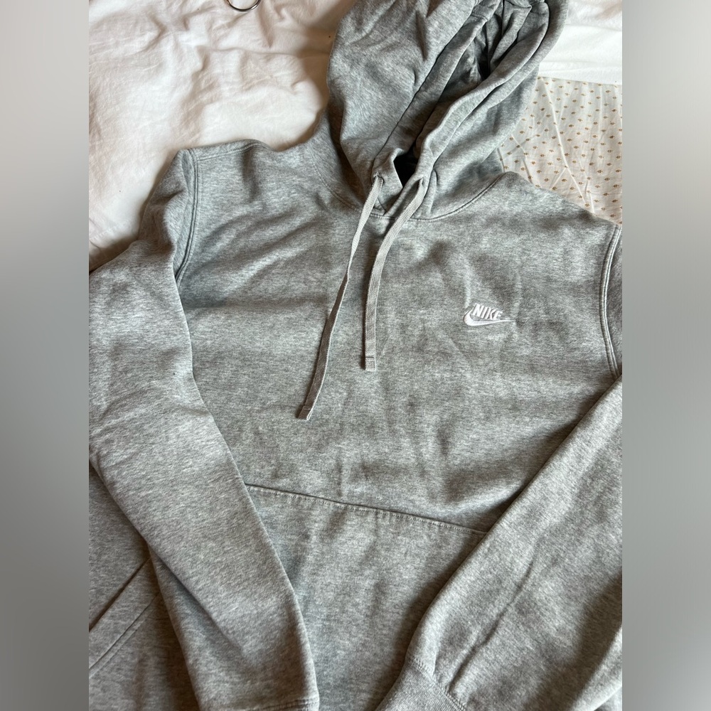 large nike sweatshirt